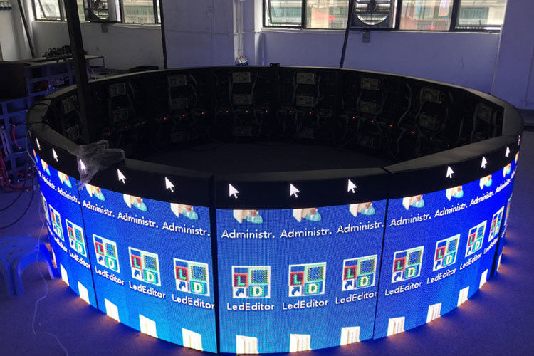 Dikişsiz Köşe Eğilmiş LED Video Duvarı, Sergi LED Ekran Yumuşak Modülü
